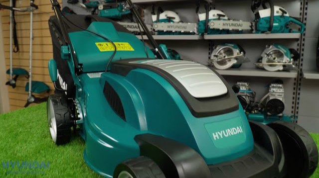 Самоходная электрическая газонокосилка Hyundai LE 4600S DRIVE